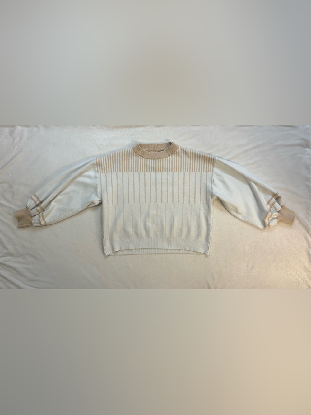 2 Piece knit beige and cream lounge set - Picture 2 of 6